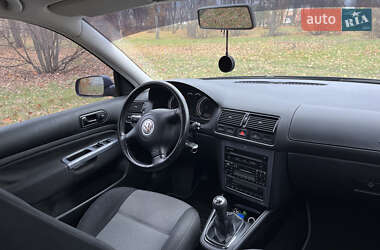 Хэтчбек Volkswagen Golf 2003 в Золотоноше