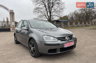 Хетчбек Volkswagen Golf 2004 в Ніжині