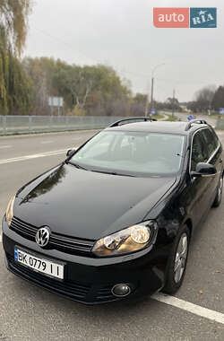 Универсал Volkswagen Golf 2010 в Ровно