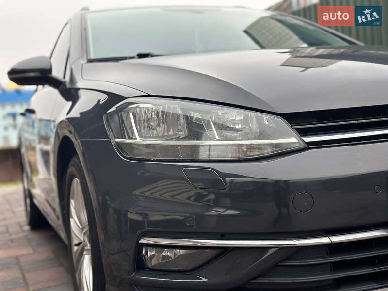 Універсал Volkswagen Golf 2017 в Рівному
