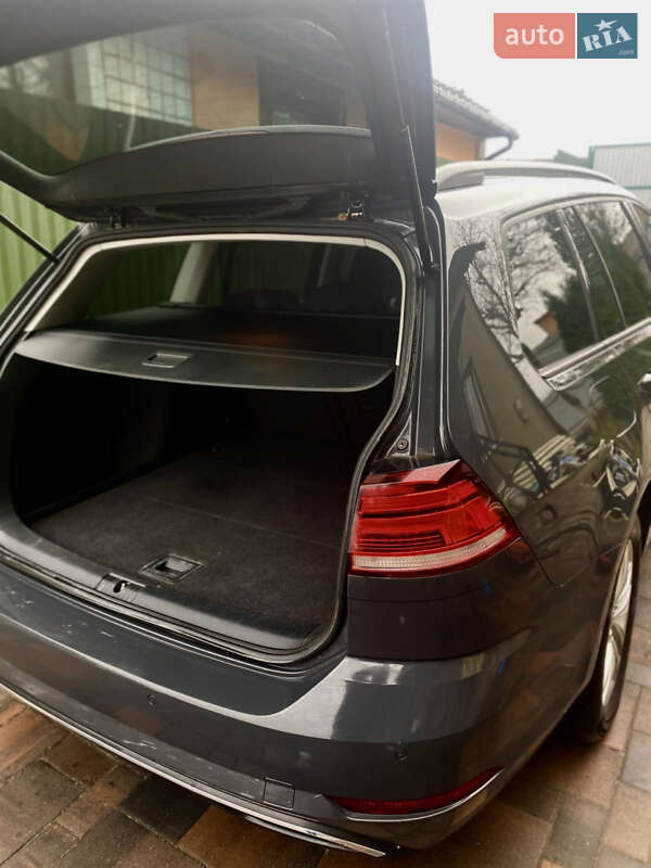 Універсал Volkswagen Golf 2017 в Рівному