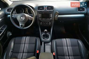 Универсал Volkswagen Golf 2012 в Черновцах