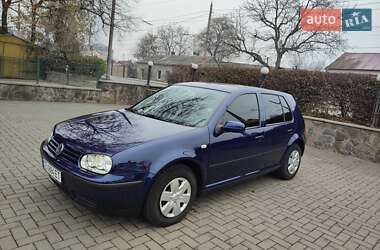 Хетчбек Volkswagen Golf 2001 в Чернівцях