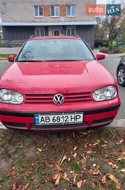 Универсал Volkswagen Golf 2002 в Ладыжине