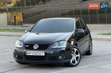 Хетчбек Volkswagen Golf 2006 в Запоріжжі