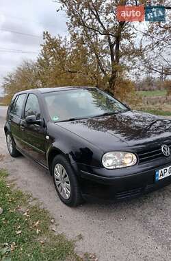 Хетчбек Volkswagen Golf 2000 в Запоріжжі