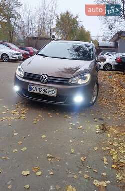 Універсал Volkswagen Golf 2010 в Києві