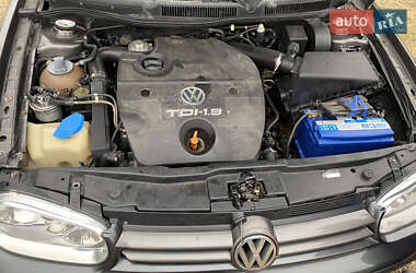 Хетчбек Volkswagen Golf 1998 в Луцьку