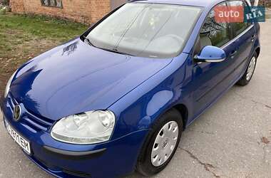 Хэтчбек Volkswagen Golf 2005 в Хороле