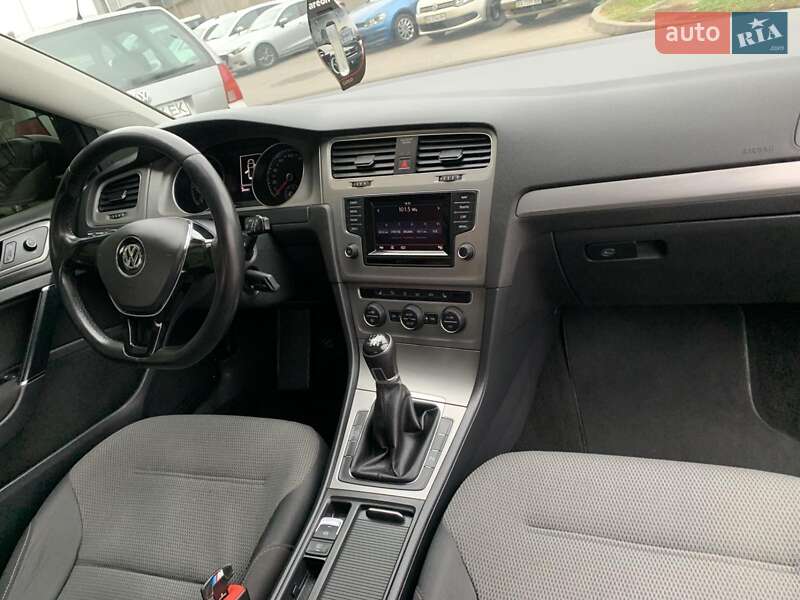 Універсал Volkswagen Golf 2014 в Хмельницькому