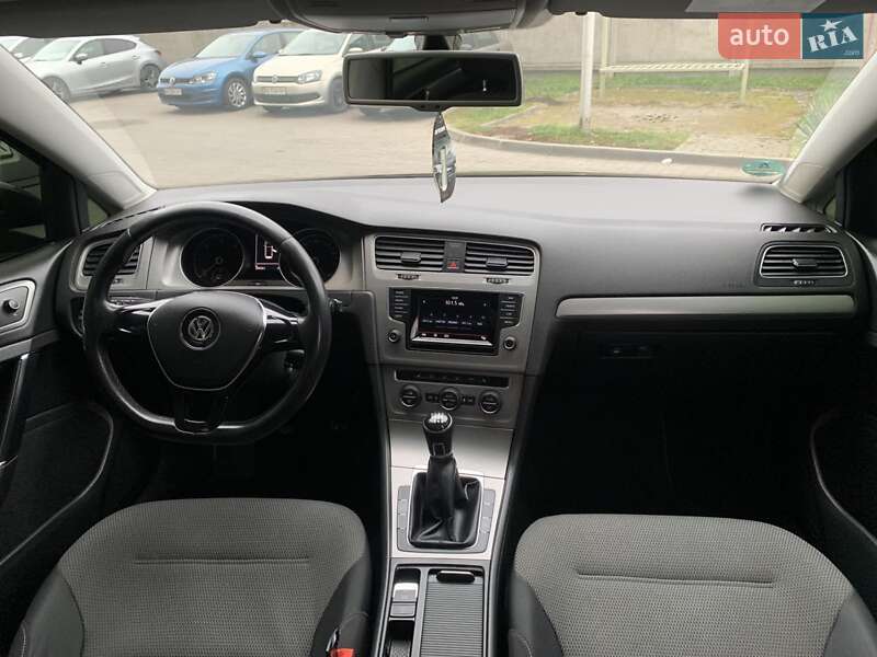 Універсал Volkswagen Golf 2014 в Хмельницькому