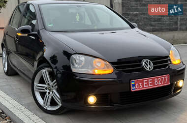 Хэтчбек Volkswagen Golf 2005 в Львове