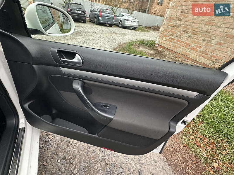 Універсал Volkswagen Golf 2012 в Білій Церкві