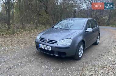 Хетчбек Volkswagen Golf 2005 в Немирові