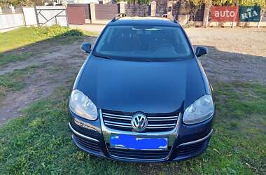 Універсал Volkswagen Golf 2009 в Чернівцях