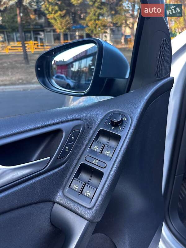 Хетчбек Volkswagen Golf 2011 в Запоріжжі