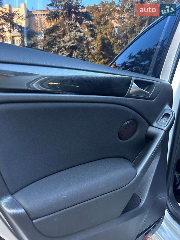 Хетчбек Volkswagen Golf 2011 в Запоріжжі