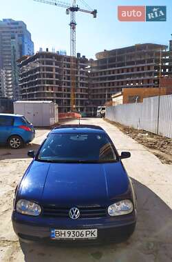 Хэтчбек Volkswagen Golf 2001 в Одессе