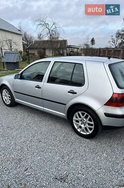 Хэтчбек Volkswagen Golf 2001 в Буске