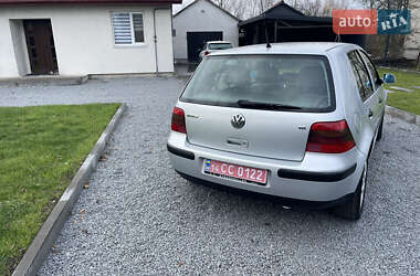 Хэтчбек Volkswagen Golf 2001 в Буске