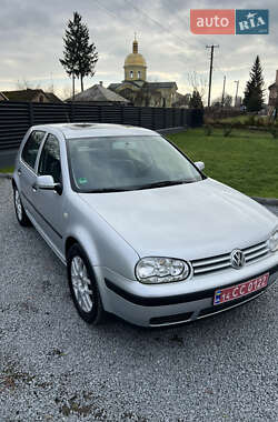 Хэтчбек Volkswagen Golf 2001 в Буске