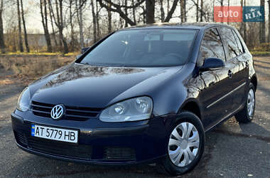 Хетчбек Volkswagen Golf 2004 в Чернівцях