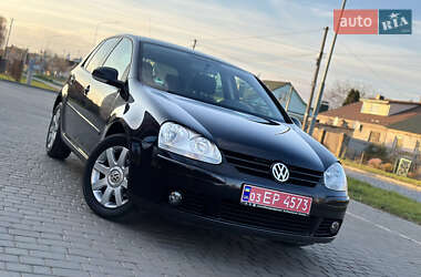 Хетчбек Volkswagen Golf 2006 в Володимир-Волинському