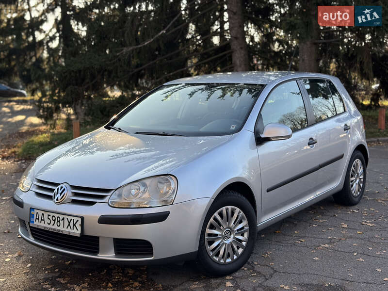 Хэтчбек Volkswagen Golf 2006 в Киеве