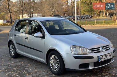 Хэтчбек Volkswagen Golf 2006 в Киеве