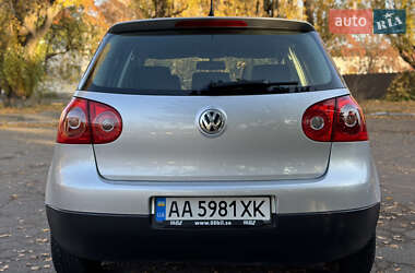 Хэтчбек Volkswagen Golf 2006 в Киеве