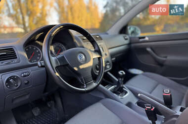 Хэтчбек Volkswagen Golf 2006 в Киеве