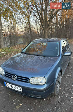 Хетчбек Volkswagen Golf 2003 в Вінниці