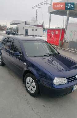 Хетчбек Volkswagen Golf 2002 в Вінниці