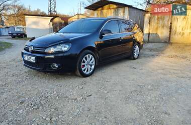 Універсал Volkswagen Golf 2010 в Чернівцях