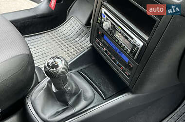 Хэтчбек Volkswagen Golf 2001 в 