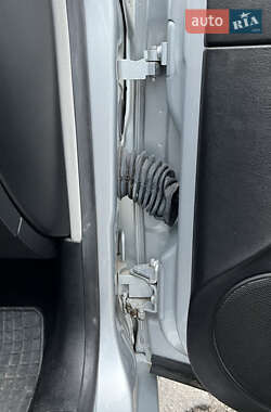 Хэтчбек Volkswagen Golf 2001 в 
