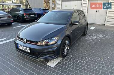 Хетчбек Volkswagen Golf 2017 в Одесі