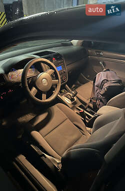 Хетчбек Volkswagen Golf 2004 в Львові