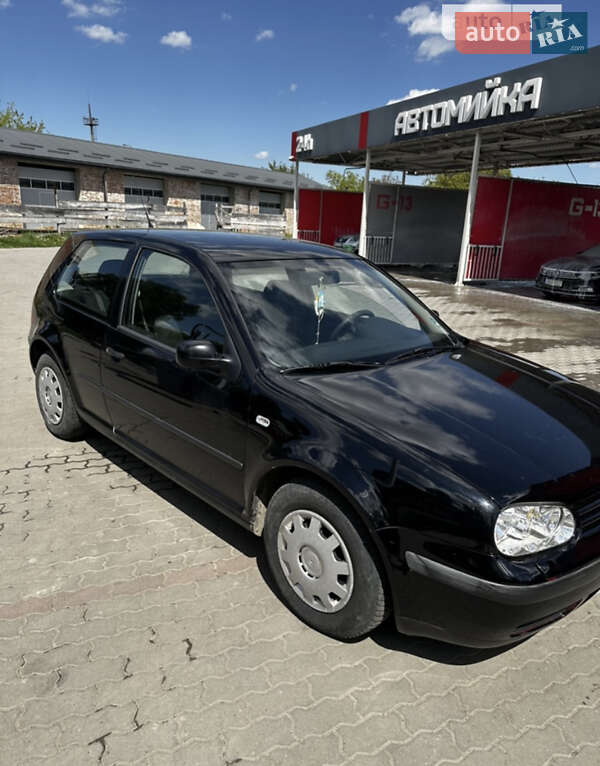 Хетчбек Volkswagen Golf 2000 в Калуші