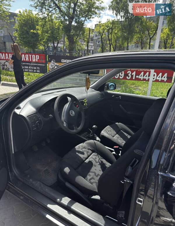 Хетчбек Volkswagen Golf 2000 в Калуші