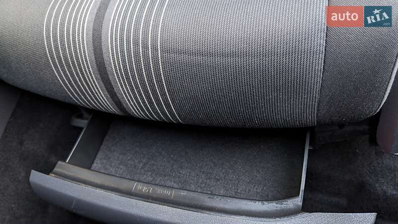 Універсал Volkswagen Golf 2013 в Чернівцях