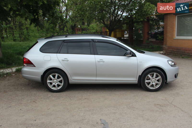 Універсал Volkswagen Golf 2012 в Одесі