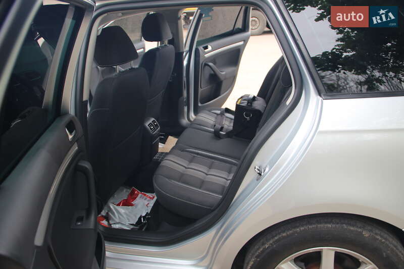 Універсал Volkswagen Golf 2012 в Одесі