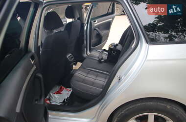 Універсал Volkswagen Golf 2012 в 