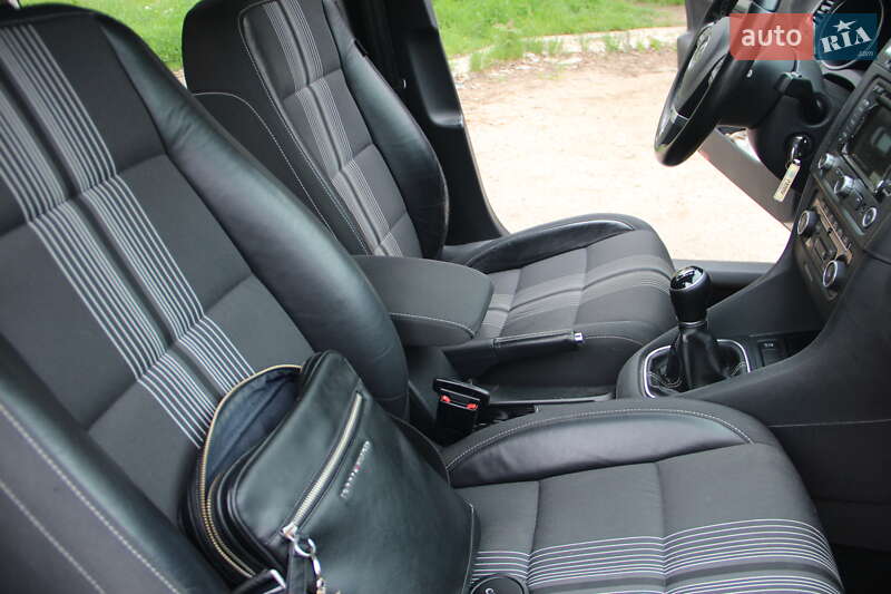 Універсал Volkswagen Golf 2012 в Одесі