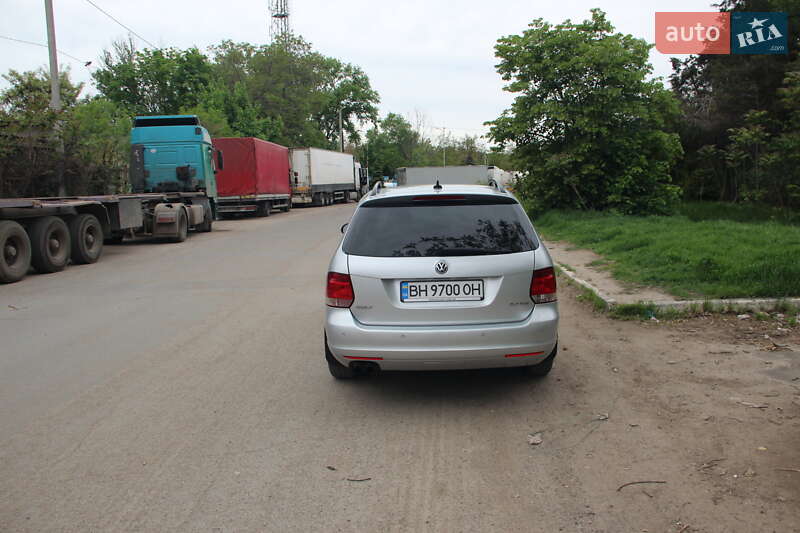 Універсал Volkswagen Golf 2012 в Одесі