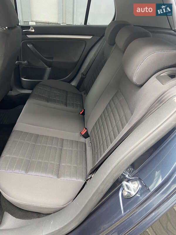 Хетчбек Volkswagen Golf 2007 в Самборі