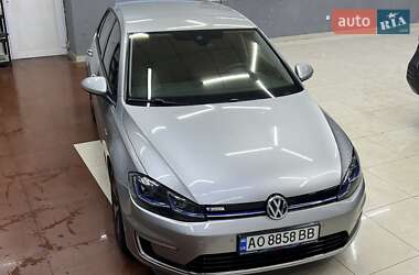 Хетчбек Volkswagen Golf 2018 в 