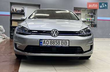 Хетчбек Volkswagen Golf 2018 в 
