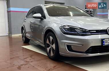 Хетчбек Volkswagen Golf 2018 в 